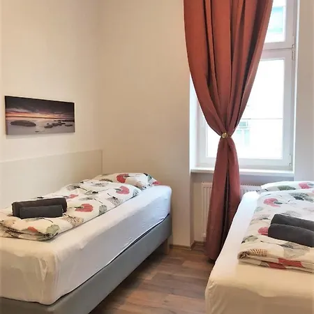 Studio & Apartments Near Reumannplatz Vienna Esterno foto