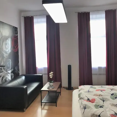Studio & Apartments Near Reumannplatz Vienna Esterno foto