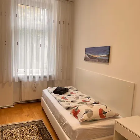 Studio & Apartments Near Reumannplatz Vienna Esterno foto