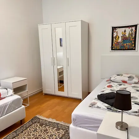 Studio & Apartments Near Reumannplatz Vienna Esterno foto