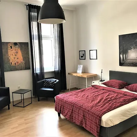 Studio & Apartments Near Reumannplatz Vienna Esterno foto