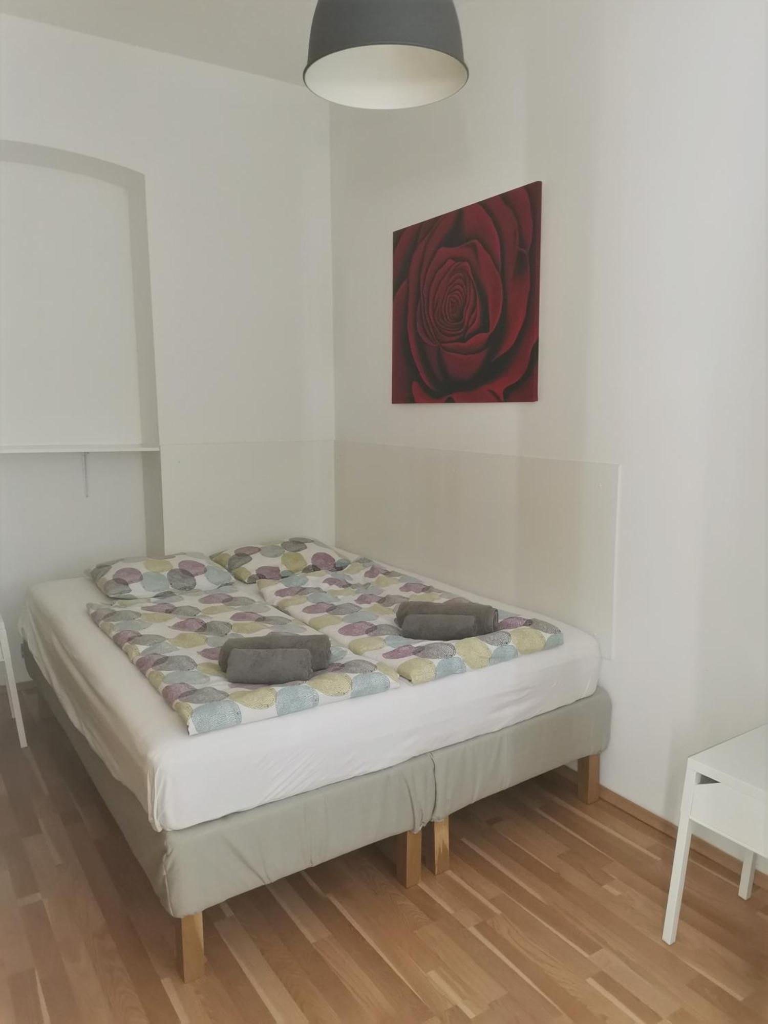 & Near Reumannplatz Appartement