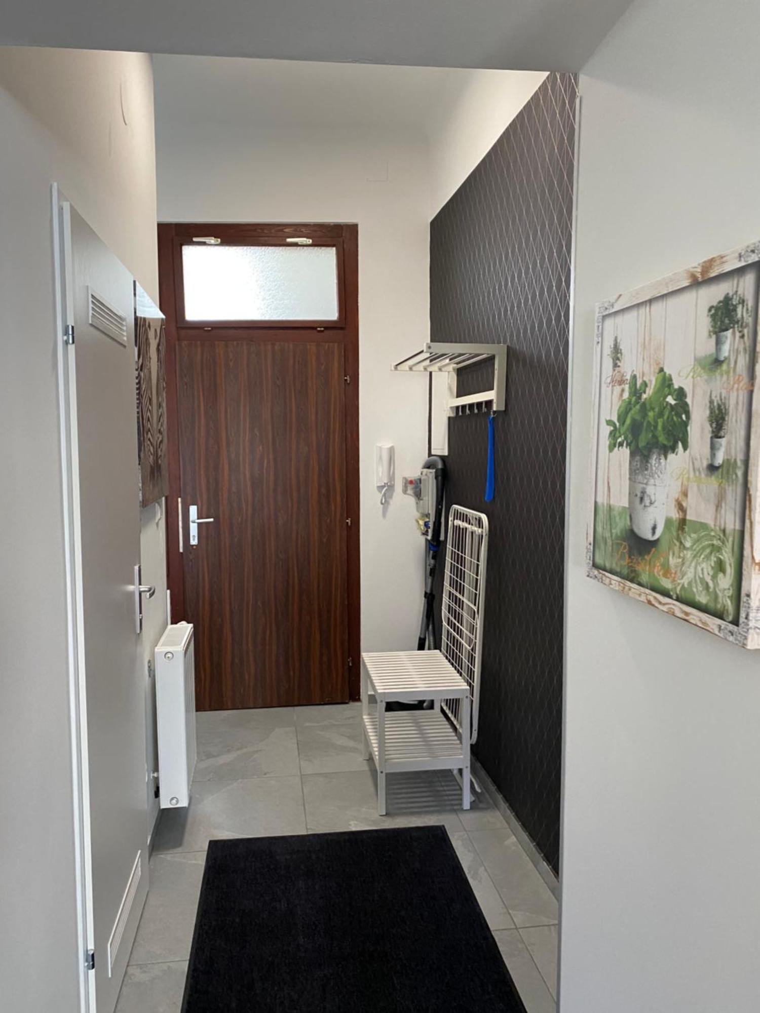 & Near Reumannplatz Appartement *